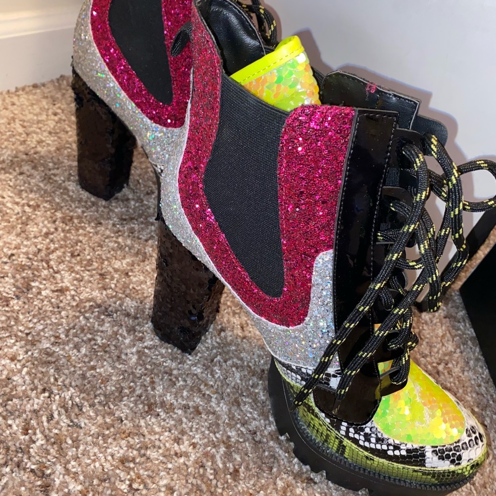 Sequence Heeled Boots